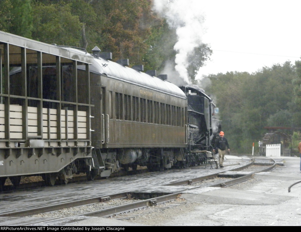 SP 2472 and Train